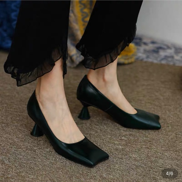 Beautiful Leather Heels - Picture 4 of 5